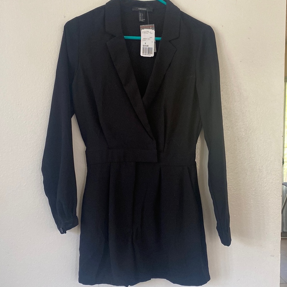 Black never used romper